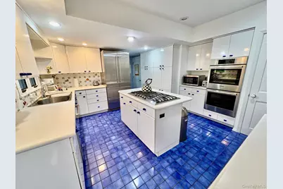 11 Andover Lane, Manhasset, NY 11030 - Photo 9