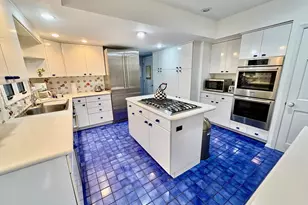 11 Andover Ln, Manhasset, NY 11030 - Photo 9