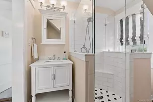 87 Islip Ave, Islip, NY 11751 - Photo 17