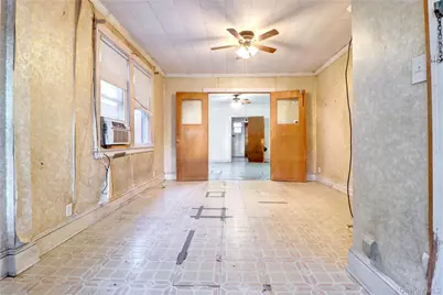69-15 69th Place, Glendale, NY 11385 - Photo 17