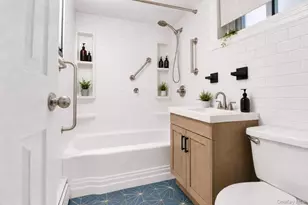 69-15 69th Pl, Glendale, NY 11385 - Photo 25