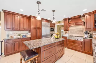 2 Piedmont Ct, Centereach, NY 11720 - Photo 9