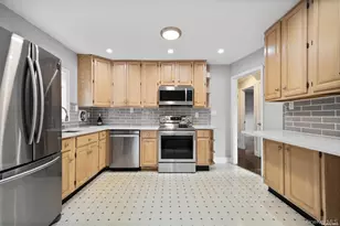228 Oakwood Rd, Huntington Station, NY 11746 - Photo 5