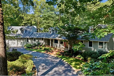 31 Crosby Place, Cold Spring Harbor, NY 11724 - Photo 1