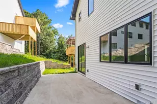 8 Memorial Park Dr, Spring Valley, NY 10977 - Photo 37