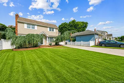 752 Oakfield Avenue, Bellmore, NY 11710 - Photo 3