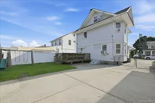 100 Spruce St, West Hempstead, NY 11552 - Photo 25