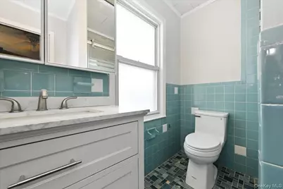 100 Spruce Street, West Hempstead, NY 11552 - Photo 17