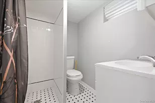 100 Spruce St, West Hempstead, NY 11552 - Photo 21