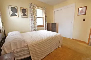 24 Island Blvd, Bohemia, NY 11716 - Photo 11