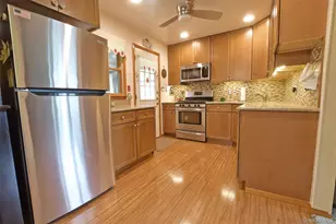 24 Island Blvd, Bohemia, NY 11716 - Photo 5
