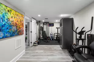 126 Rutland Ave, Rockville Centre, NY 11570 - Photo 23