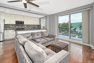 709 Warburton Avenue #2F, Yonkers, NY 10701 - Photo 11
