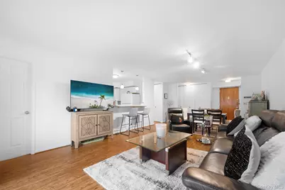 141 Great Neck Road #2H, Great Neck, NY 11021 - Photo 7