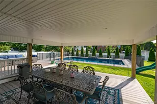 165 Pepperidge Rd, Oakdale, NY 11769 - Photo 35