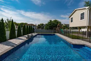 165 Pepperidge Rd, Oakdale, NY 11769 - Photo 33