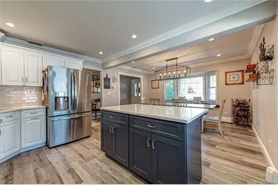 165 Pepperidge Road, Oakdale, NY 11769 - Photo 11