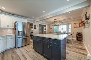 165 Pepperidge Rd, Oakdale, NY 11769 - Photo 11