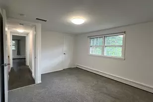 8 Daly Dr, Riverhead, NY 11901 - Photo 21