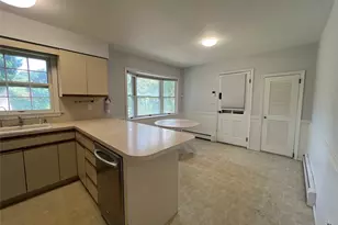 8 Daly Dr, Riverhead, NY 11901 - Photo 11