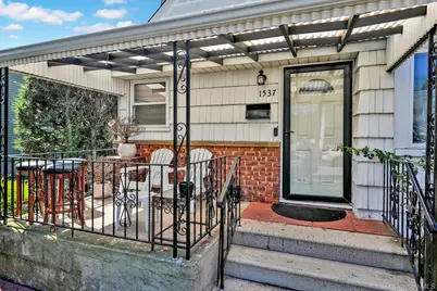 1537 Madison Street, Elmont, NY 11003 - Photo 31