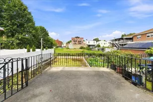 1463 Pelham Pkwy N, Bronx, NY 10469 - Photo 5