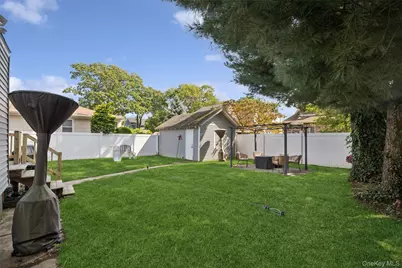 403 Clinton Street, Bellmore, NY 11710 - Photo 25