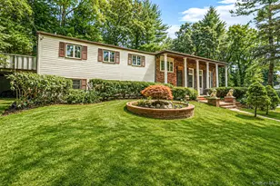 23 Colonial Dr, Smithtown, NY 11787 - Photo 3