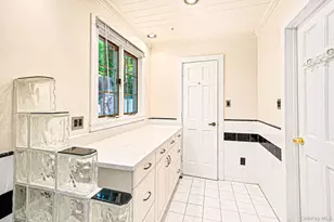 23 Colonial Dr, Smithtown, NY 11787 - Photo 25