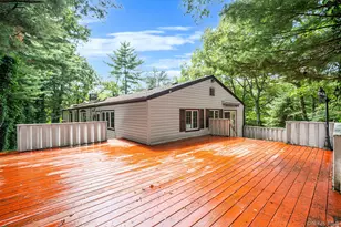 23 Colonial Dr, Smithtown, NY 11787 - Photo 43
