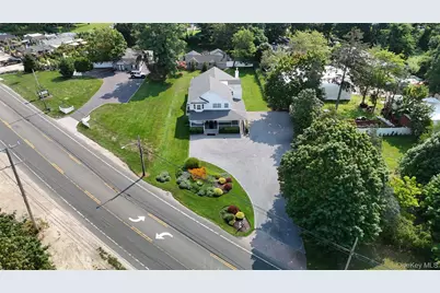 250 Montauk Highway, East Moriches, NY 11940 - Photo 1