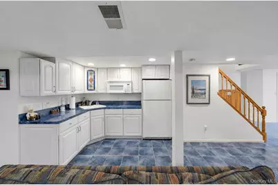 150 Hayrick Lane, Commack, NY 11725 - Photo 33