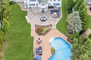 150 Hayrick Ln, Commack, NY 11725 - Photo 3