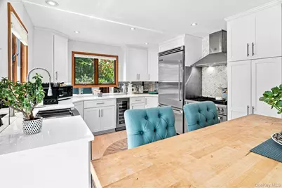 70 Fanning Avenue, Hampton Bays, NY 11946 - Photo 9