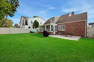 442 Langley Ave, West Hempstead, NY 11552 - Photo 13