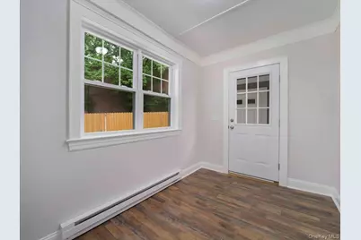 121 Clinton Avenue, Nyack, NY 10960 - Photo 11