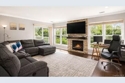 31 Vista Drive N, Manorville, NY 11949 - Photo 9