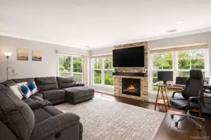31 Vista Dr N, Manorville, NY 11949 - Photo 9