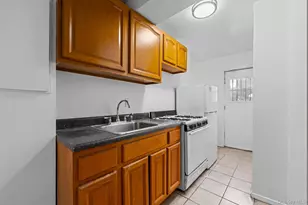 133-14 Francis Lewis Blvd, Springfield Gardens, NY 11413 - Photo 11