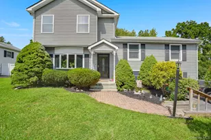 8 Hampton Rd, Poughkeepsie, NY 12603 - Photo 3