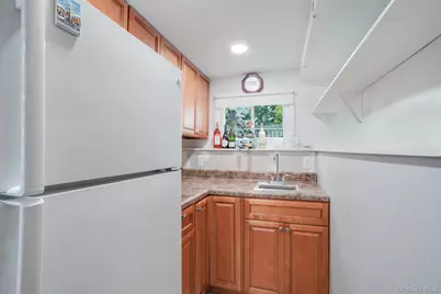 8 Hampton Road, Poughkeepsie, NY 12603 - Photo 27