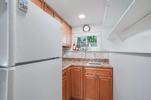 8 Hampton Rd, Poughkeepsie, NY 12603 - Photo 27