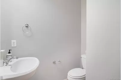 303 Bridgeview Drive, Poughkeepsie, NY 12601 - Photo 15
