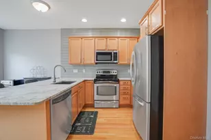 303 Bridgeview Dr, Poughkeepsie, NY 12601 - Photo 13
