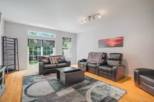 303 Bridgeview Dr, Poughkeepsie, NY 12601 - Photo 17