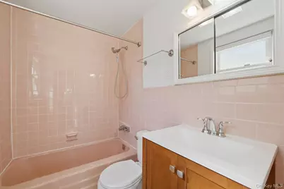 315 Sickles Avenue, New Rochelle, NY 10801 - Photo 15