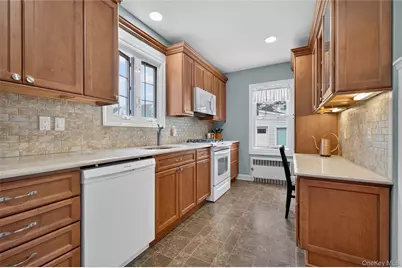 448 Lewis Place, Mineola, NY 11501 - Photo 15