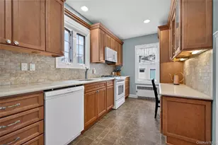 448 Lewis Pl, Mineola, NY 11501 - Photo 15