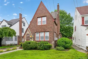 448 Lewis Pl, Mineola, NY 11501 - Photo 3