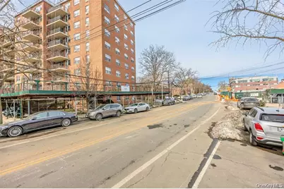 7150 Parsons Boulevard #1002, Flushing, NY 11365 - Photo 5